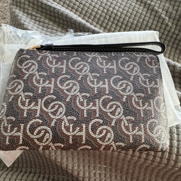 Coach Zip Around Wristlet NWT - Picture 3 of 10